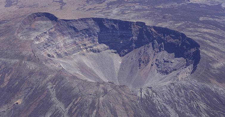Volcan - Cratere, St Pierre